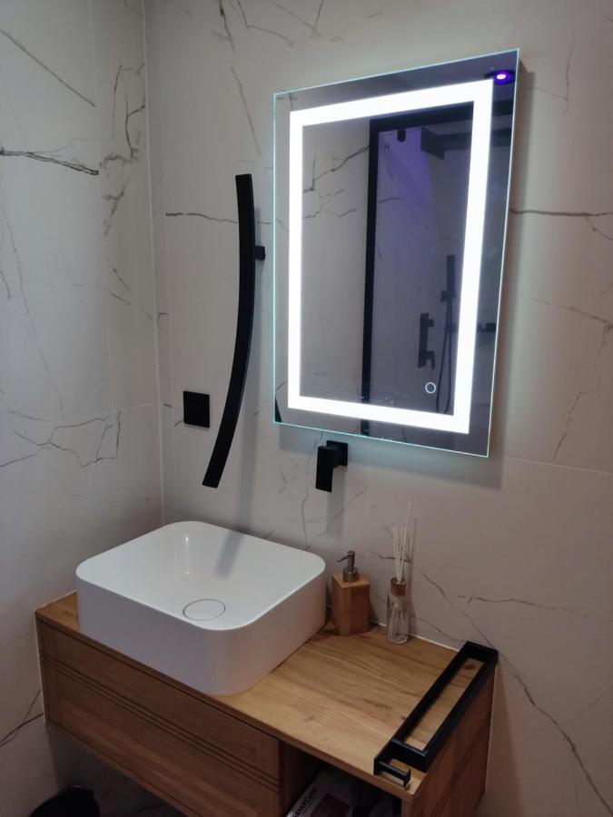 Superbe Appartement Avec Jacuzzi Avec Jardin Prive Lyon Bagian luar foto