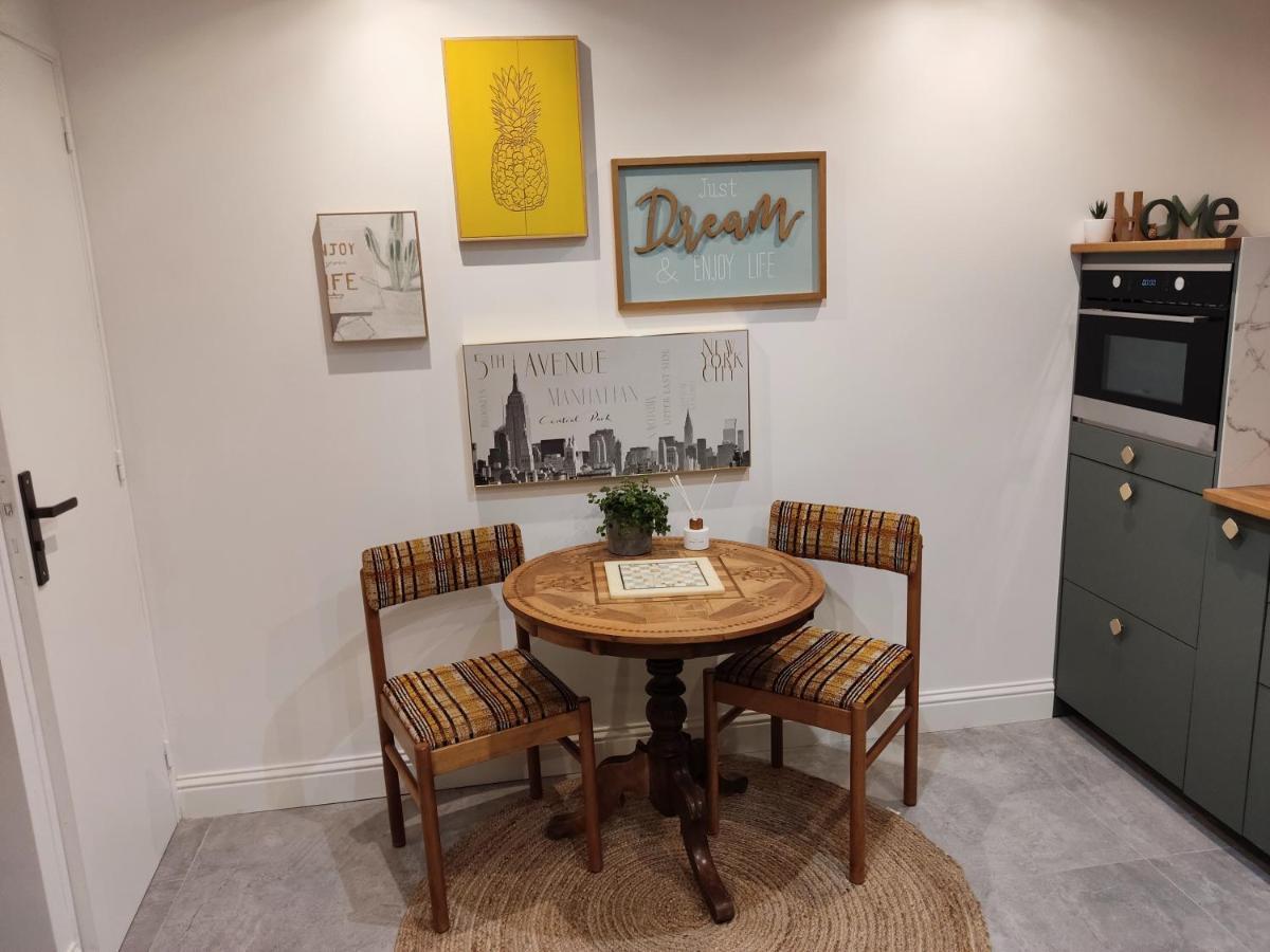 Superbe Appartement Avec Jacuzzi Avec Jardin Prive Lyon Bagian luar foto