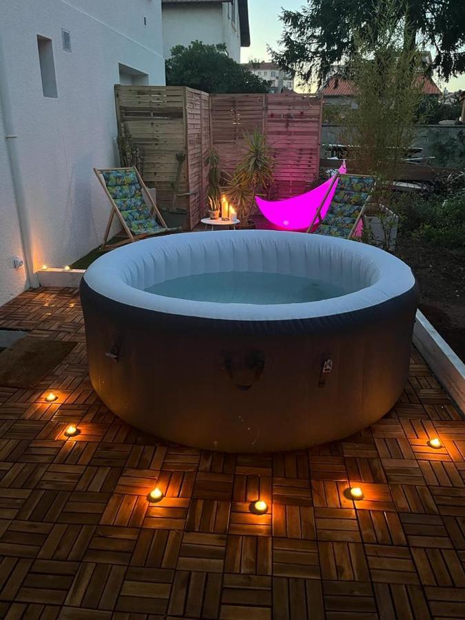 Superbe Appartement Avec Jacuzzi Avec Jardin Prive Lyon Bagian luar foto